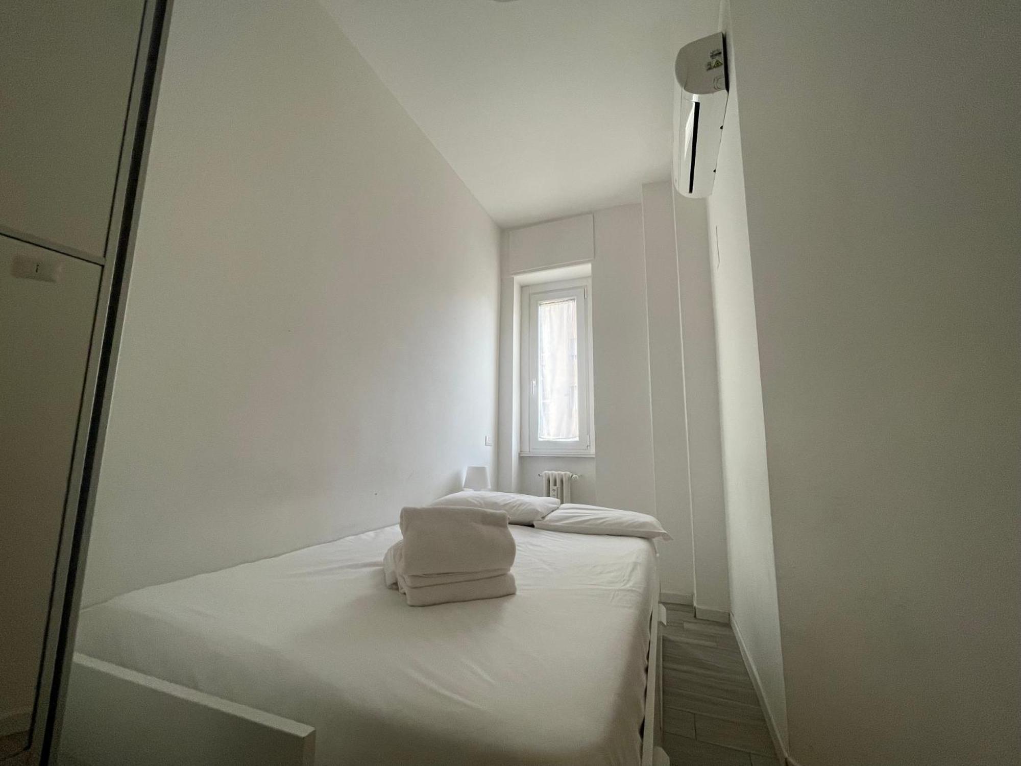 Gardone Apartment - Ampio Appartamento Con 2 Camere Da Letto - Comodo Per Duomo! Milan Exterior photo